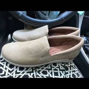WC walking cradles shoes